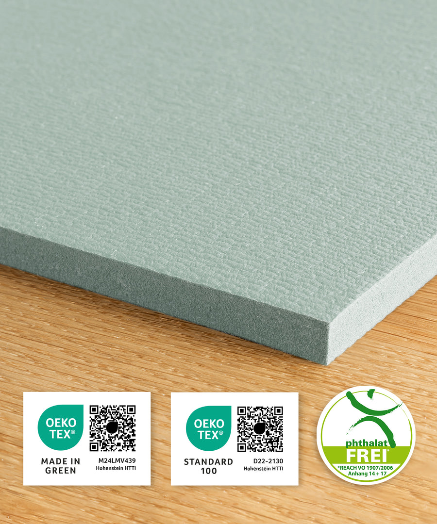 Farbe von der Krabbelmatte*Ausführung in Salbei.|Nahaufnahme Krabbelmatte PRO in Salbei, Matte ist Oeko-Tex zertifiziert.