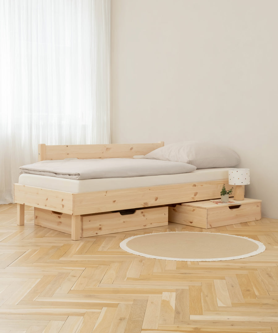 Minimalistisches Design*Das hochwertige Einzelbett wird mit deinem Kind groß - langlebig, flexibel und zeitlos schön für viele Jahre Geborgenheit.|Ehrenkind Einzelbett mit Schublade, Ablage und Rausfallschutz.