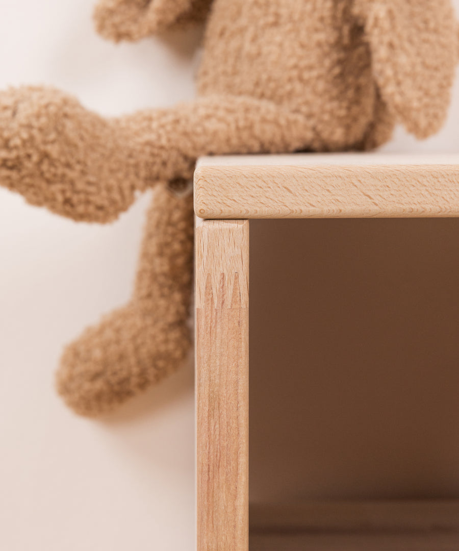 Einfache Montage*Kompakt verpackt geliefert und schnell aufgebaut ist das Aufbewahrungssystem Buche ideal für den Familienalltag.|Regalsystem aus Buchenholz wird schnell und einfach aufgebaut